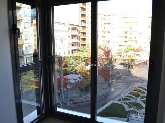 Apartamento en alquiler en Plaza Ricardo Viñes, SIN MUEBLES