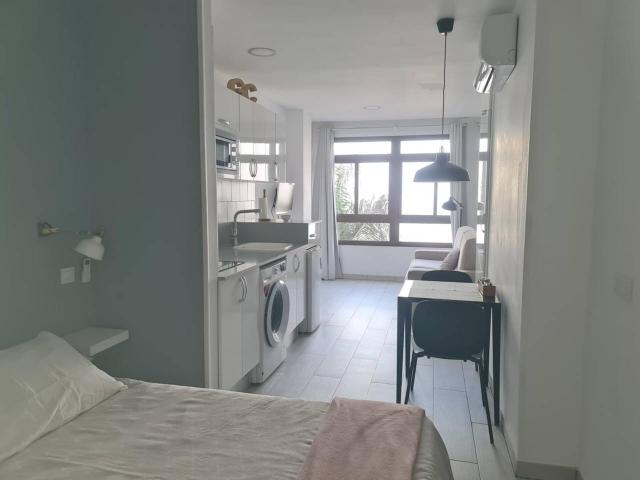 Apartamento en alquiler en Puerto Canteras 35008