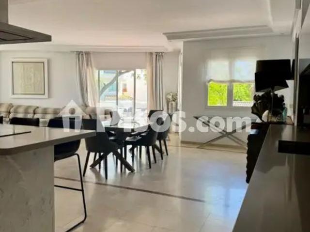 Apartamento en alquiler en San Pedro de Alcántara Cortijo Blanco