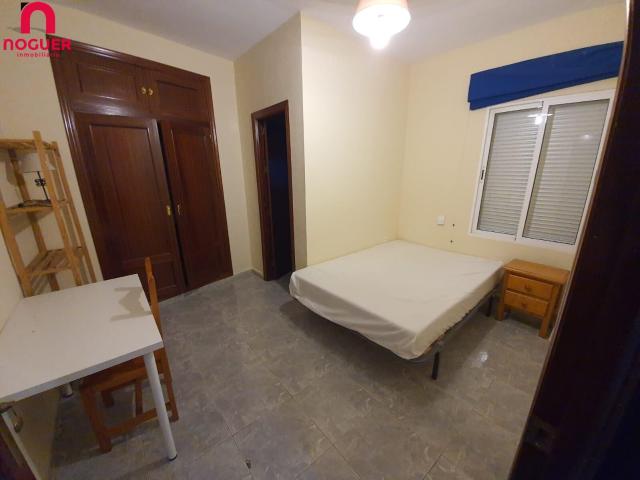 APARTAMENTO EN ALQUILER JUNTO RENFE EN PLANTA BAJA CON PATIO