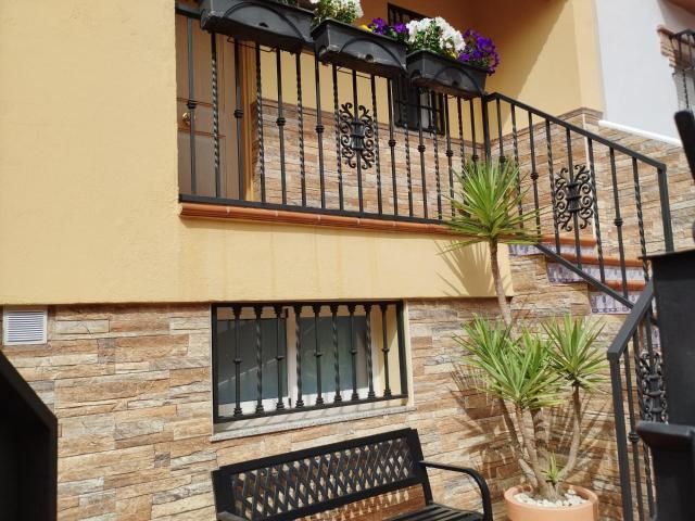 ¡APARTAMENTO EN AMBROZ!