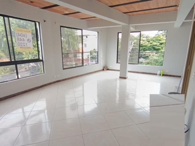 Apartamento en Arrendamiento en La Almería, Medellín