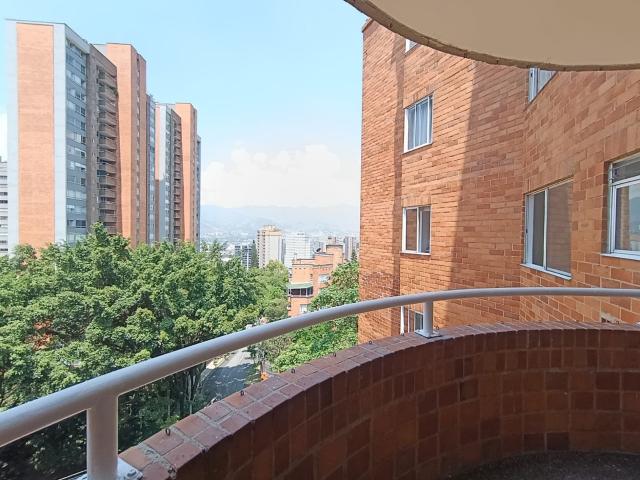 Apartamento En Arriendo En Castropol, Medellín