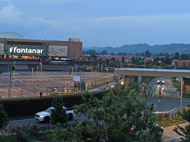 Apartamento en arriendo, Cr hacienda fontanar acacias