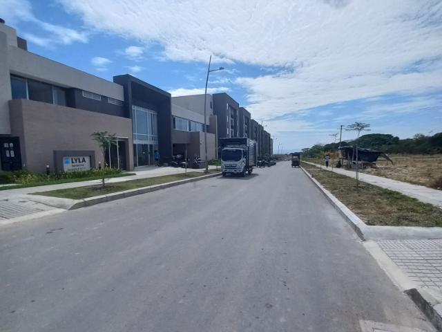 APARTAMENTO en ARRIENDO en C.R LYLA HACIENDA SANTA CRUZ PISO 5 SIN ASCENSOR