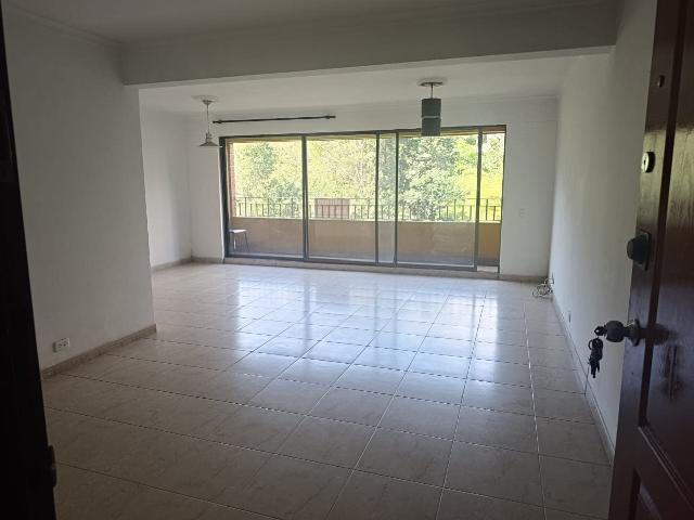 Apartamento En Arriendo En La Castellana, Medellín