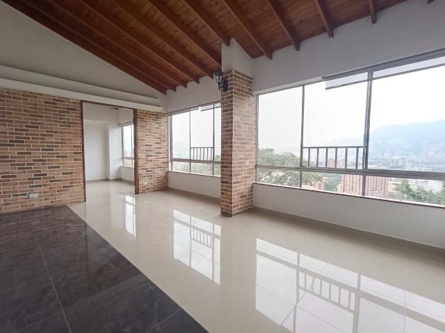 Apartamento En Arriendo En Loma Del Indio, Medellín