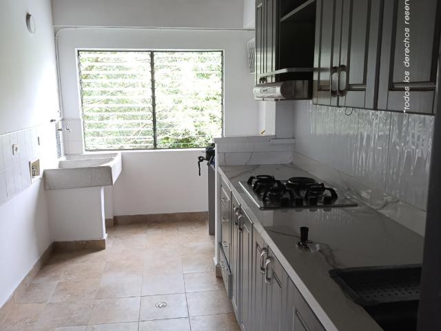 Apartamento EN ARRIENDO EN Medellín EN La Almería 381915 $2.850.000
