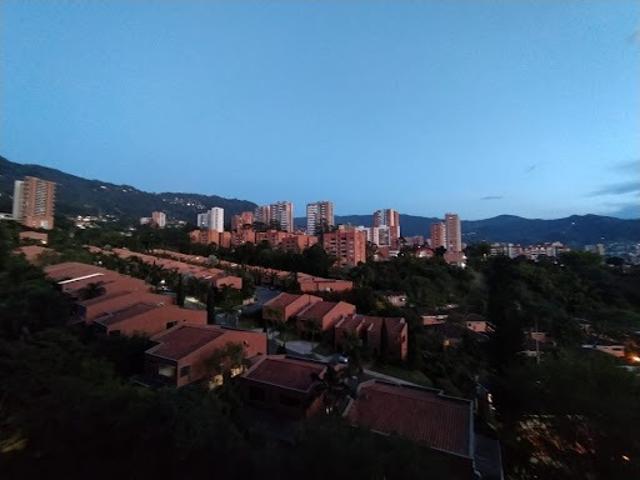 Apartamento en Arriendo LOMA BENEDICTINOS