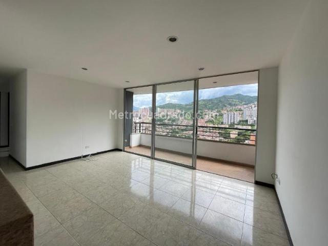 Apartamento en Arriendo, Loma De Los Bernal, Medellín