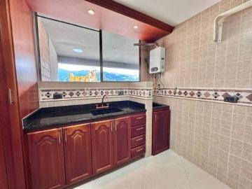 Apartamento en Arriendo, Loma De Los Bernal, Medellín
