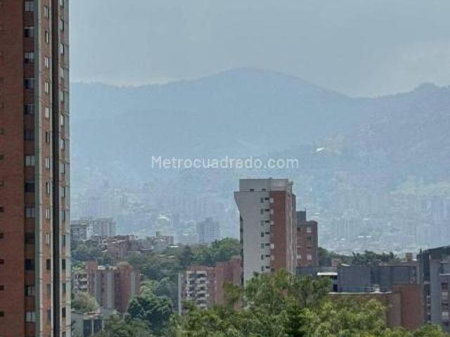 Apartamento en Arriendo, Loma Del Campestre, Medellín
