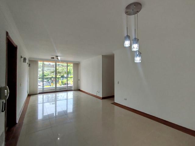 Apartamento en arriendo, Pinares