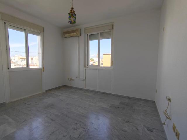 APARTAMENTO EN CALLE PARRAS IDEAL PARA INVERSIÓN