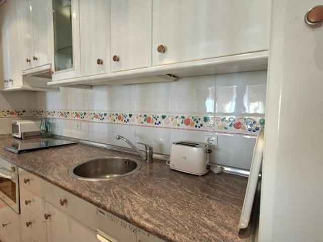Apartamento en Calle Santa María: luz de mañana, centro y máxima flexibilidad