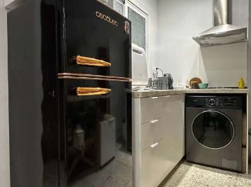 Apartamento en Carrer de Rocafort, Barcelona, de 70 m² con 1 dormitorio