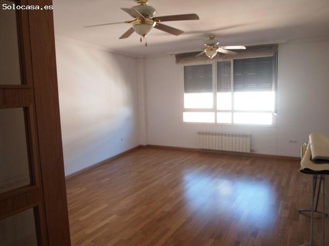 Apartamento en Cuatrovientos, Ponferrada Ideal para Entrar a Vivir