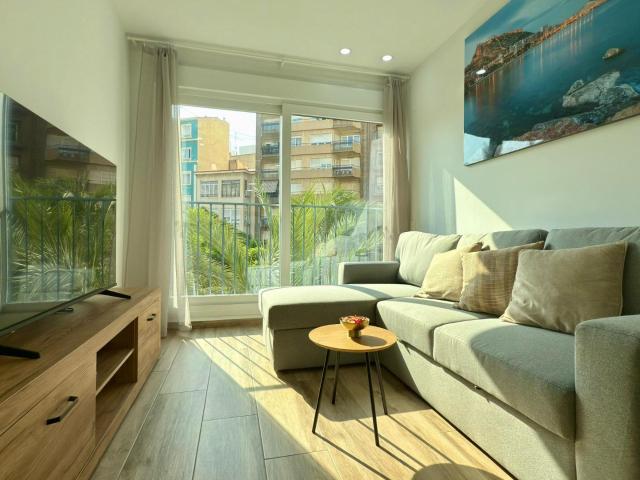 Apartamento en el Corazón de Alicante con Vistas Espectaculares