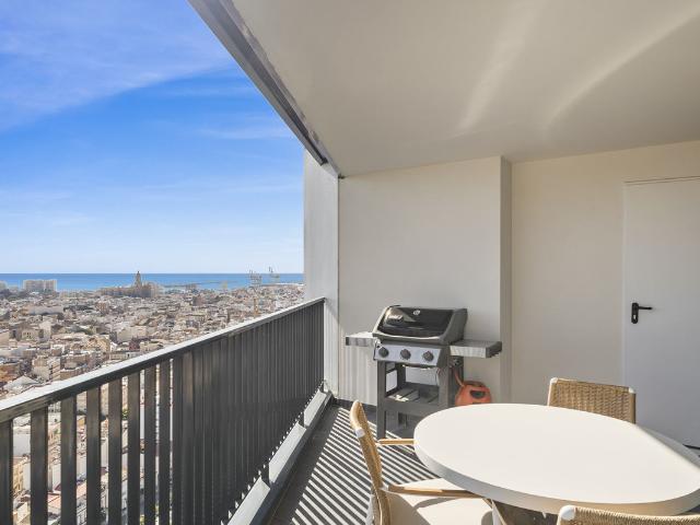 Apartamento en planta alta de 3 dormitorios y 2 baños en Málaga Centro