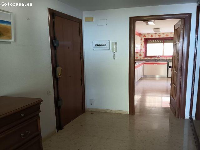 Apartamento en primera línea con vistas al mar