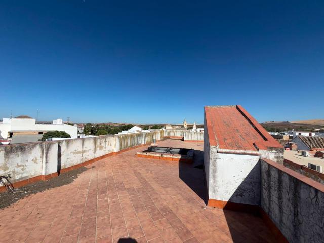 Apartamento en Puerto Serrano: céntrico y con gran potencial