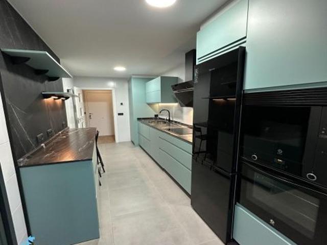 APARTAMENTO EN RESIDENCIAL ENTREPUENTES CON COCINA AMUEBLADA