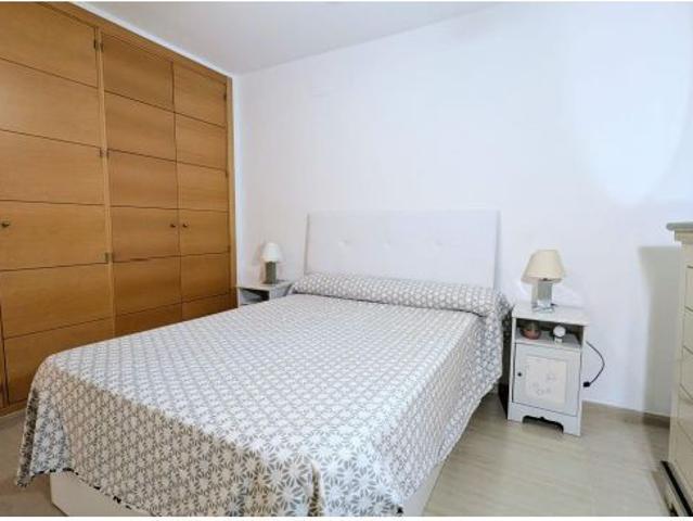 APARTAMENTO EN SEGUNDA LÍNEA DE PLAYA EN FUENGIROLA EN ALQUILER DE ENERO A JUNIO