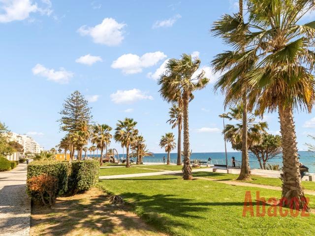 Apartamento Encantador Com 1+1 Quartos À Beira Mar Em Armaçã. 61m² Armação De Pêra