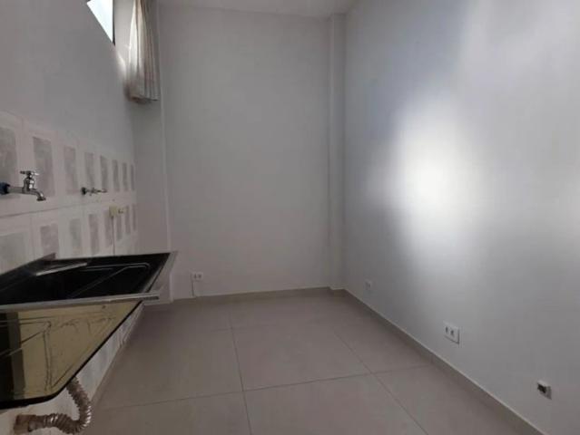Apartamento Espaçoso com 3 Quartos no Edifício Goiandira Centro de Goiânia