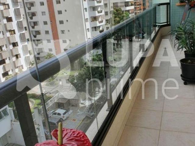 Apartamento espaçoso com 4 suítes e 5 banheiros á venda Santana
