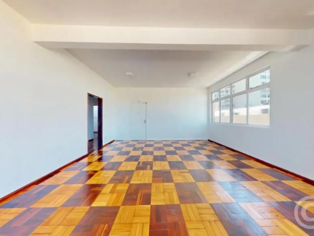 Apartamento espaçoso no Centro de Florianópolis