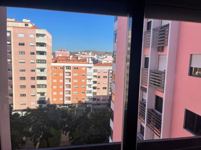 Apartamento espaçoso para arrendamento em São Marcos Avenida do Brasil, n.º 84
