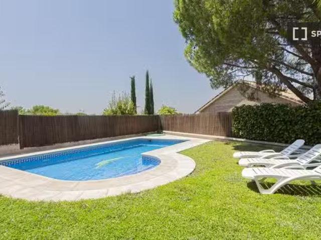 Apartamento estudio en alquiler en Sevilla La Nueva, Madrid