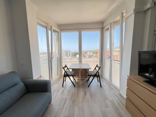 Apartamento estudio reformado con vistas despejadas, a 800 metros del mar