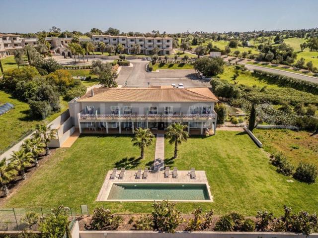 Apartamento, Estômbar e Parchal