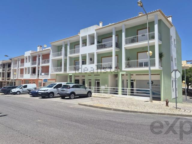 Apartamento, Estômbar e Parchal