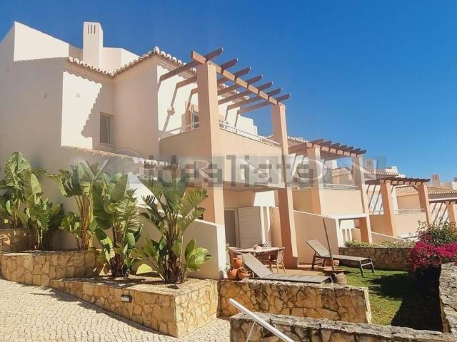 Apartamento, Estômbar e Parchal