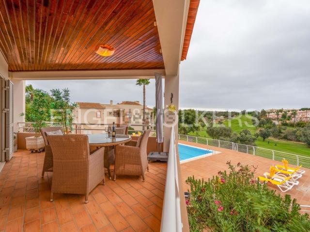 Apartamento, Estômbar e Parchal
