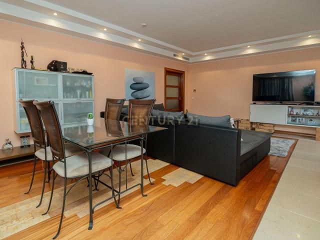 Apartamento, Estômbar e Parchal
