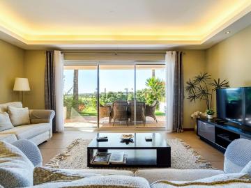 Apartamento, Estômbar e Parchal