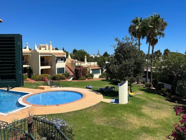 Apartamento, Estômbar e Parchal