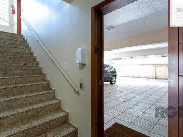 Apartamento excelente no Condomínio Portosul, localizado no bairro Tristeza