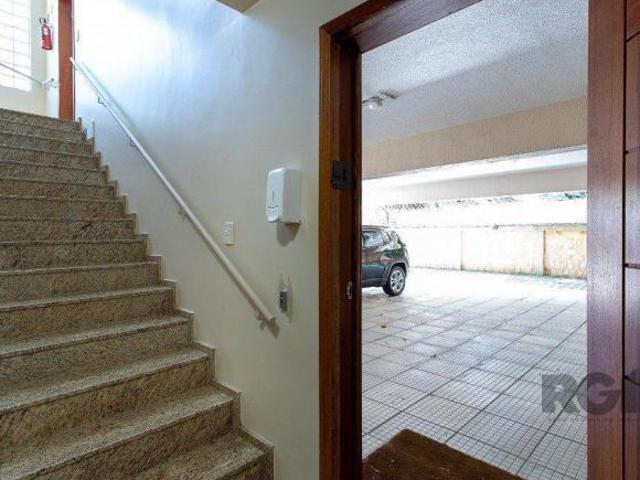 Apartamento excelente no Condomínio Portosul, localizado no bairro Tristeza