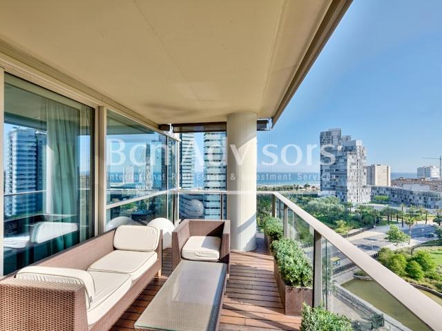 Apartamento excepcional con terrazas, aparcamiento y vistas impresionantes en Diagonal Mar