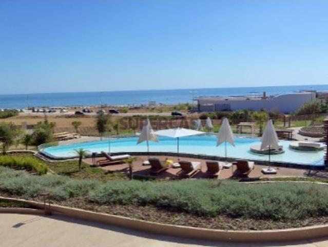 Apartamento Exclusivo à Beira Mar na Praia do Forte Novo em Quarteira