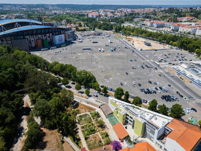 Apartamento Exclusivo e único no Coração de Leiria com Roof Top de 111m² e Vista Castelo