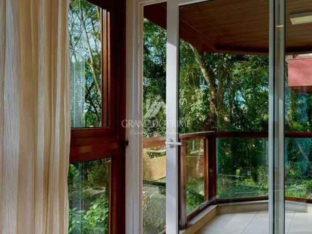 APARTAMENTO EXCLUSIVO EM GRAMADO