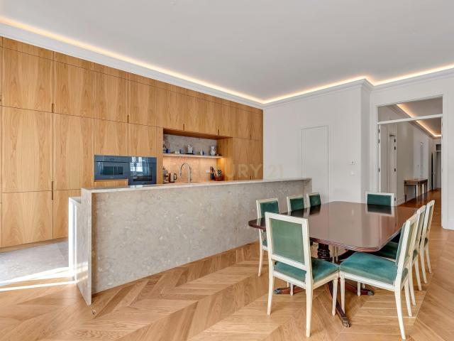 Apartamento Exclusivo T4 com Piscina Condomínio Privado – Marquês Pombal, Lisboa