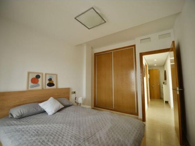 Apartamento exterior junto al tranvía | Piscina, gimnasio y vistas despejadas