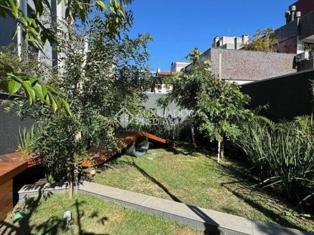 Apartamento exuberante 3 dormitórios com suíte em Petrópolis